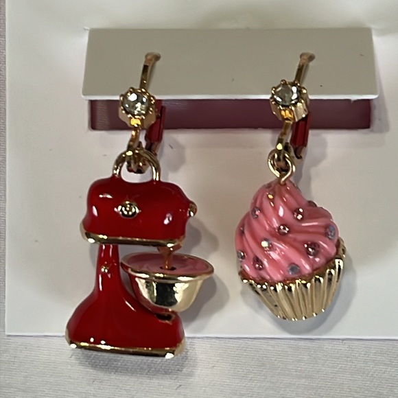 Betsey Johnson Cupcake & Stand Mixer Drop Earrings NWT - Picture 2 of 4